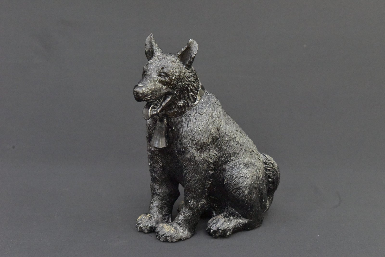 Sitting Dog Sculpture with Bell – Detailed Handcrafted Artwork