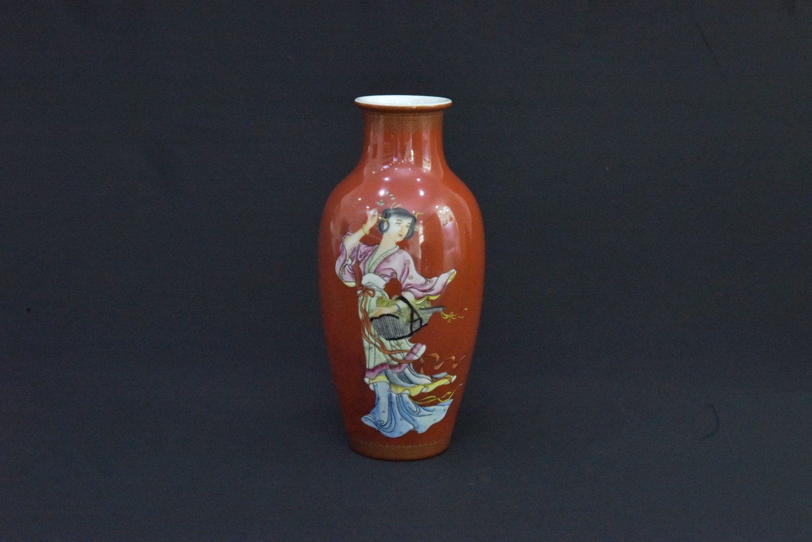 Vintage 1980s Chinese Porcelain Vases – Set of 4 – Red Glaze with Ancient Beauty Motif - Image 7