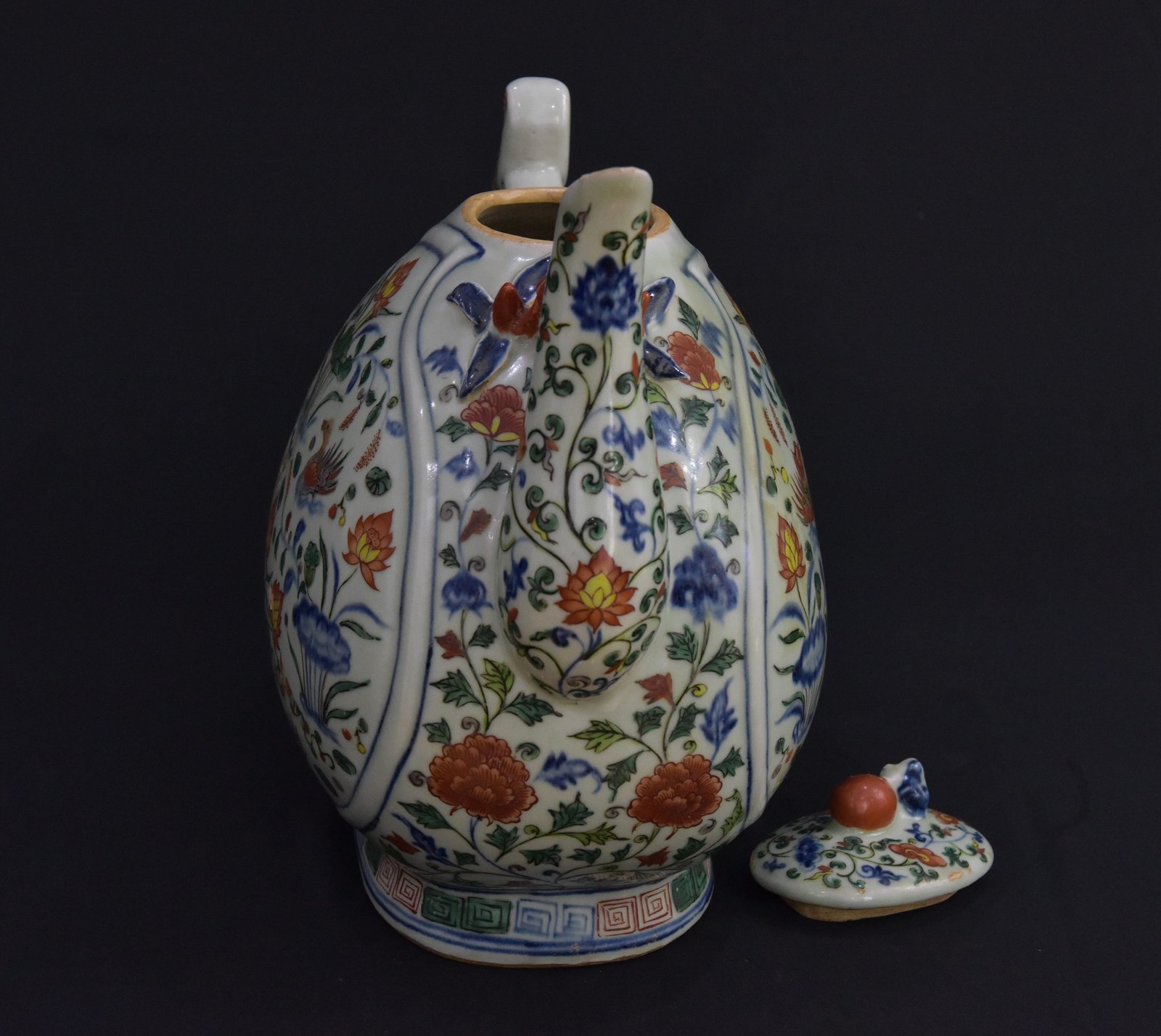 Large Chinese Porcelain Teapot – Famille Verte Style, Ming Xuande Mark Reproduction, 1970s - Image 2