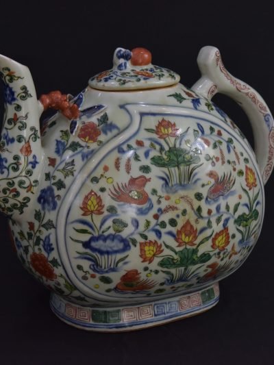 Large Chinese Porcelain Teapot – Famille Verte Style, Ming Xuande Mark Reproduction, 1970s