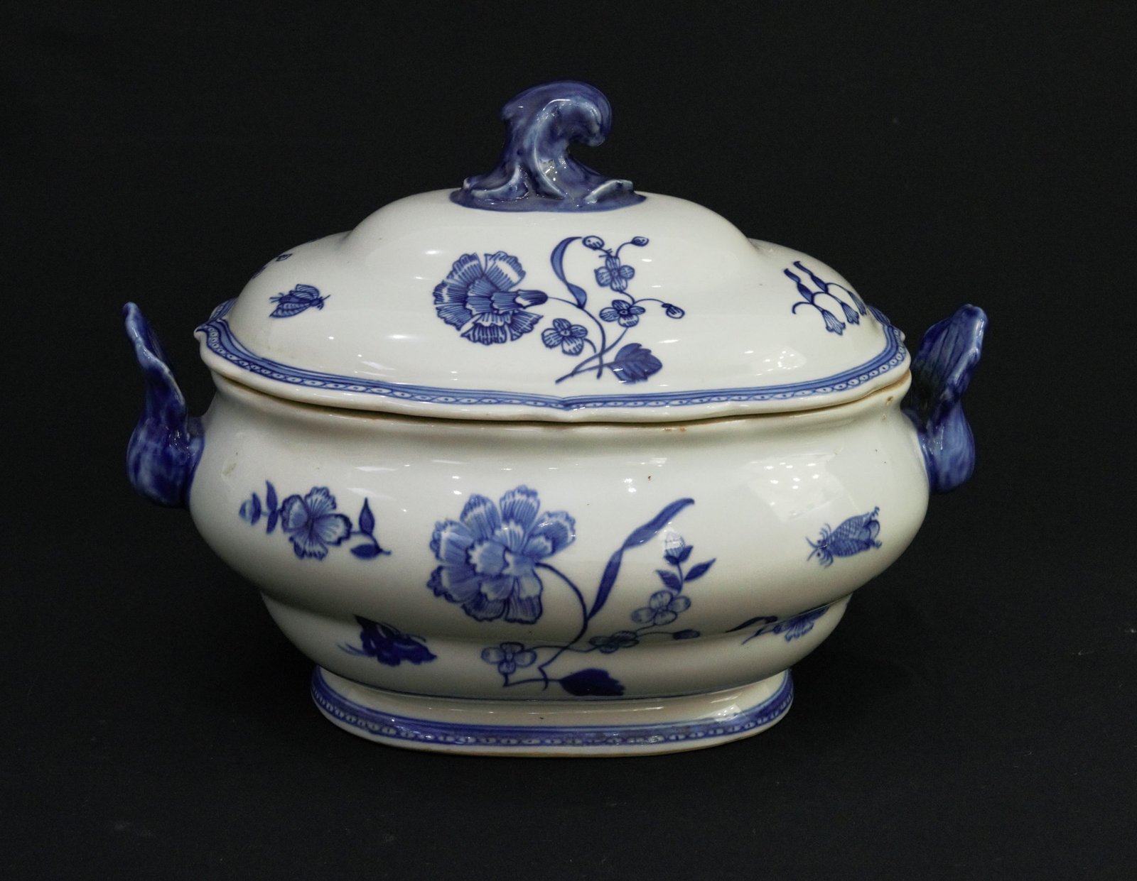 Vintage 1990s Blue & White Ceramic Soup Tureen Set – Floral Design - Image 2