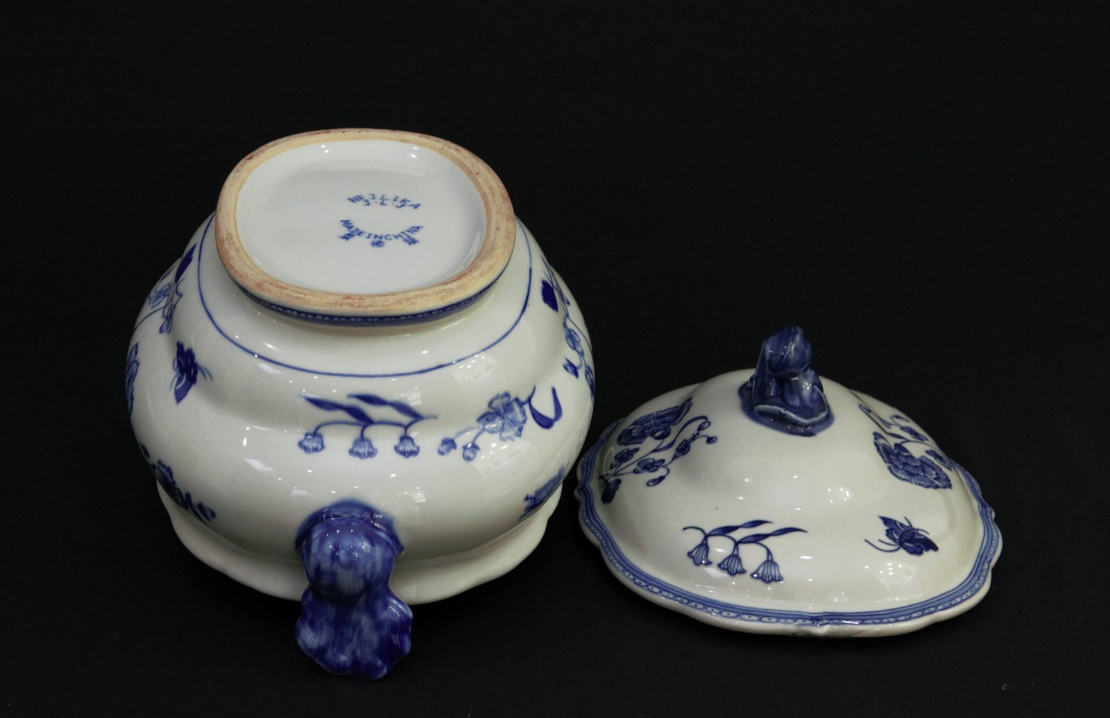 Vintage 1990s Blue & White Ceramic Soup Tureen Set – Floral Design - Image 3