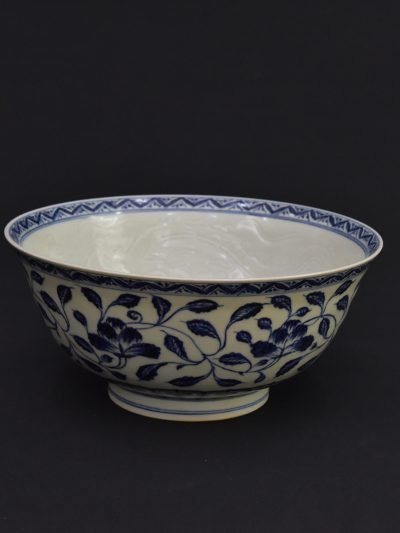 Vintage 1980s Chinese Blue and White Porcelain Bowl – "仿大明宣德" Style with Incised Dragon Motif