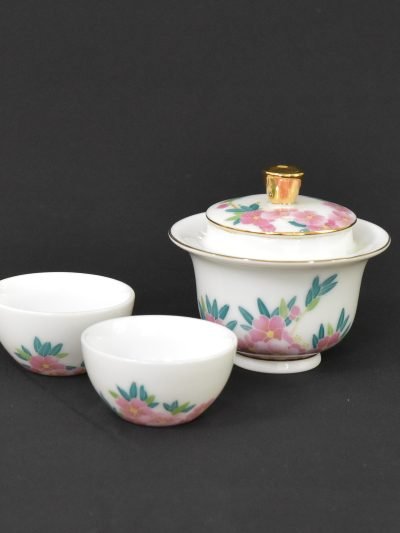 Vintage Porcelain Floral Gaiwan Tea Set – Lidded Bowl with Two Cups – 2000s