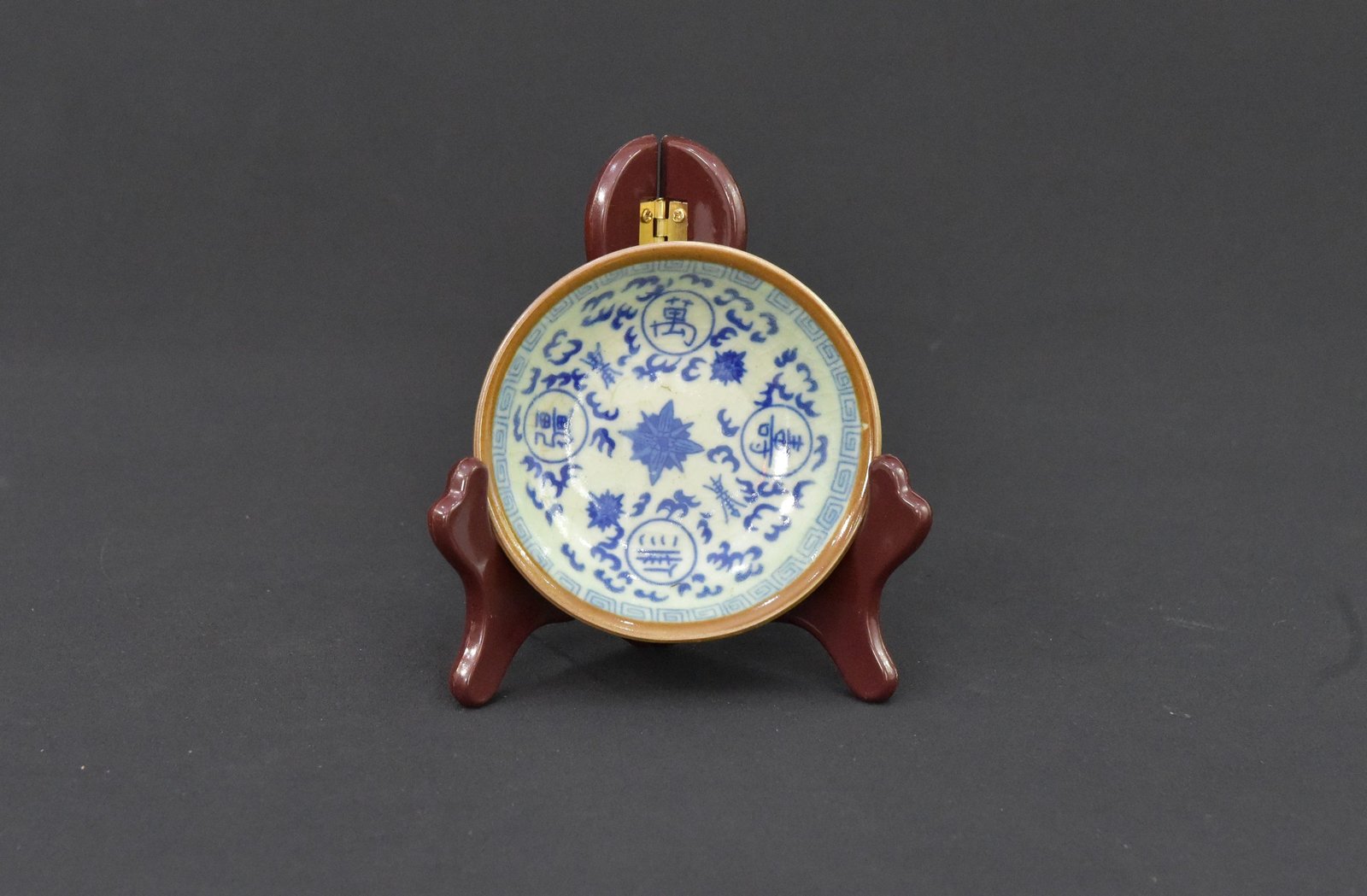 Vintage 1960s Chinese Porcelain Dishes – Blue & White Calligraphy and Motif Design – Set of 2 - Image 5